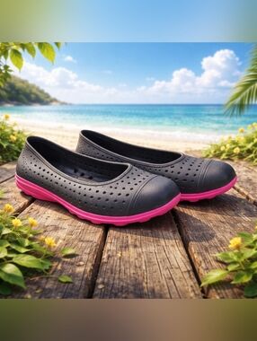 Skecher H2GO SZ 8 Water Shoe Slip On Perforated Flexible Closed Toe Lightweight